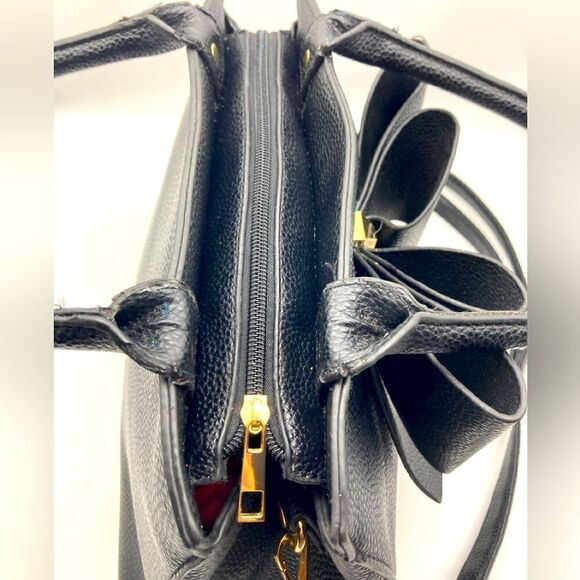 Crossi Bow Black Pebbled Crossbody/Hamdbag - Picture 5 of 10